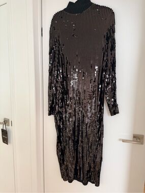 Sequined Long Sleeve Midi Dress - Black